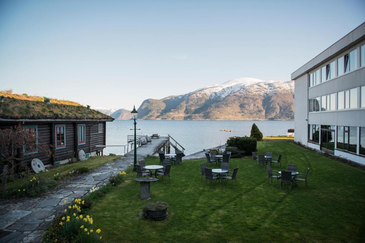 Leikanger Fjordhotel - Unike Hoteller Exterior photo