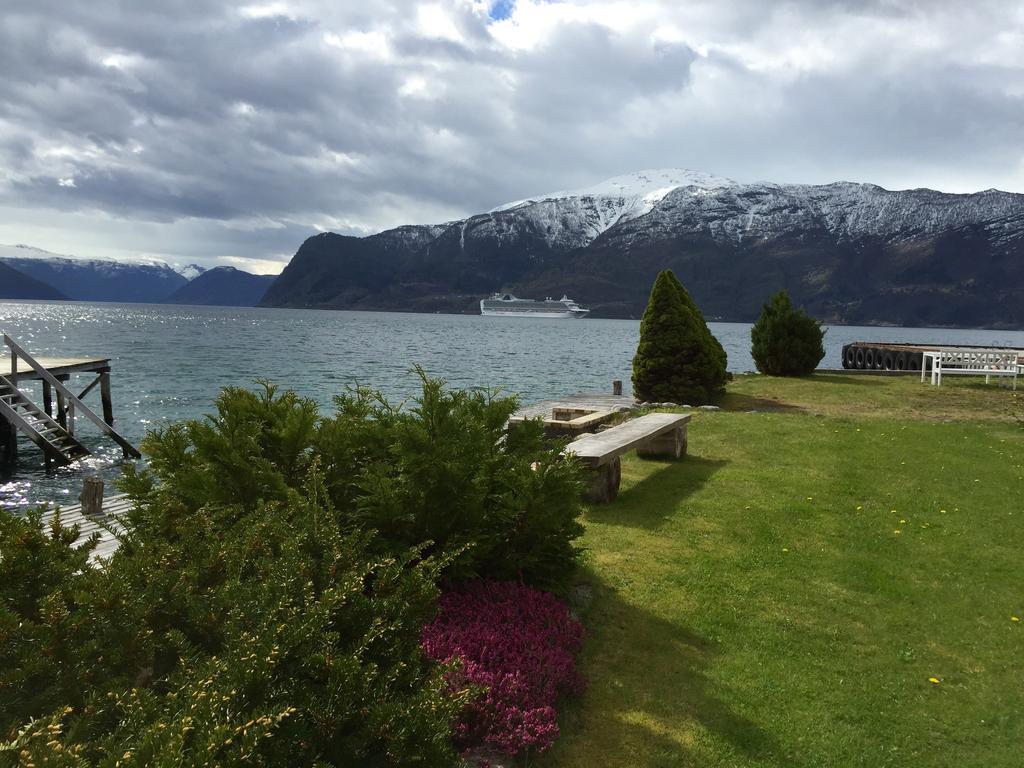 Leikanger Fjordhotel - Unike Hoteller Exterior photo